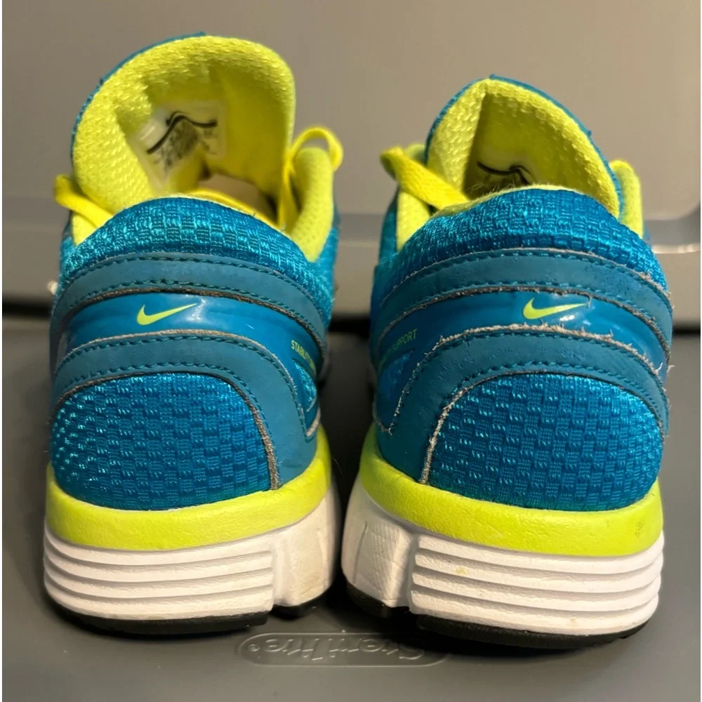Nike Dual Fusion Athletic Snakers